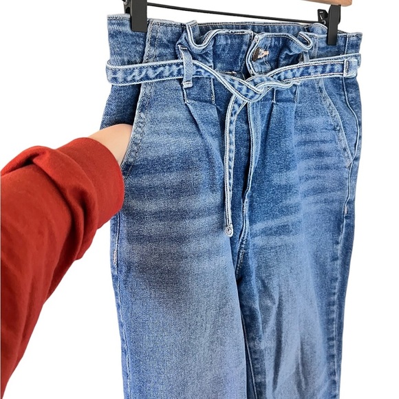 Hollister Ultra High Rise Mom Jean Paperbag Waist size 3R - Picture 7 of 9